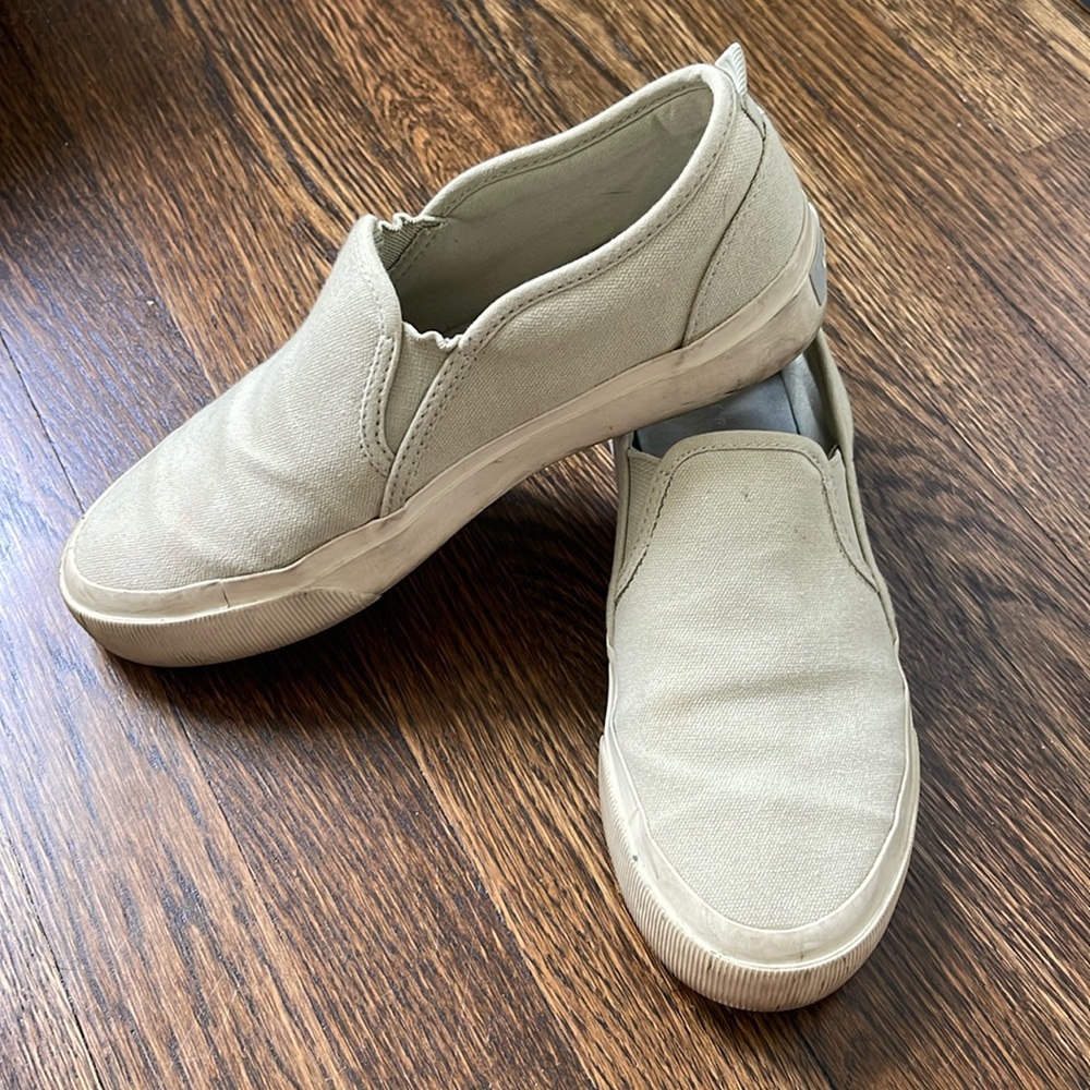 Everlane Forever Slip-On in Eucalyptus - size 7